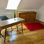 아파트 Old Town Hideaway 첼레